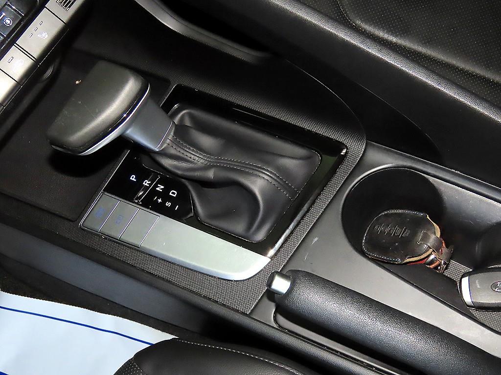 HYUNDAI Avante - Vista 12