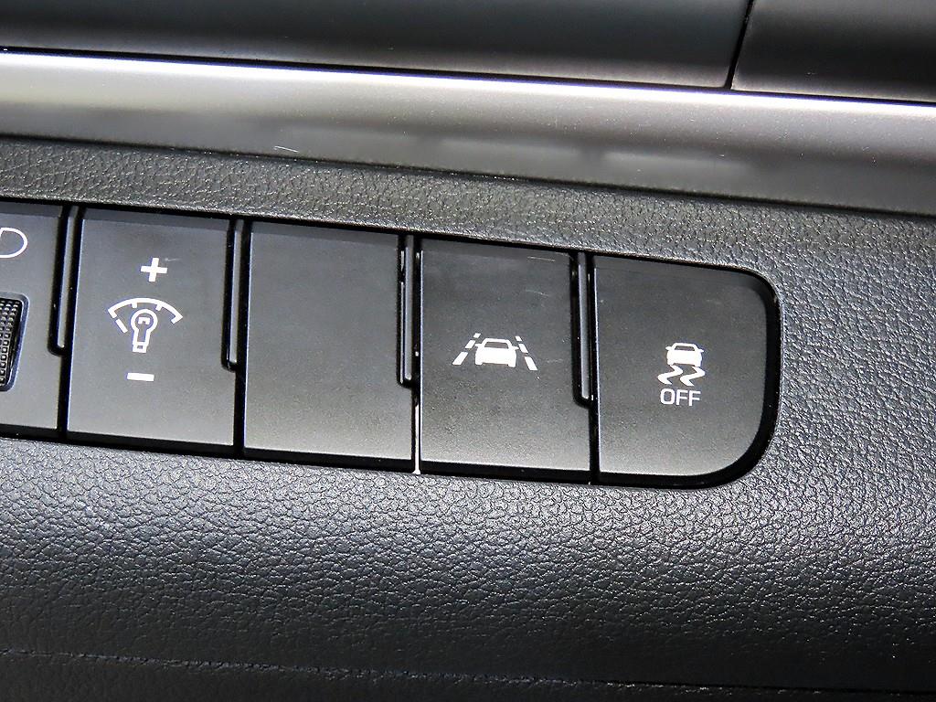 HYUNDAI Avante 2019 Blanco - Importación desde Corea - HF Imports Iquique - Foto 14