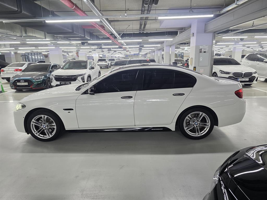 BMW 5 Series - Vista 4