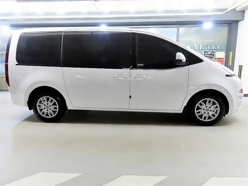 HYUNDAI Staria - Vista 3