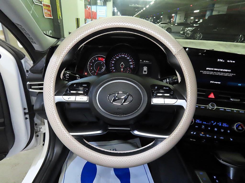 HYUNDAI Avante - Vista 8