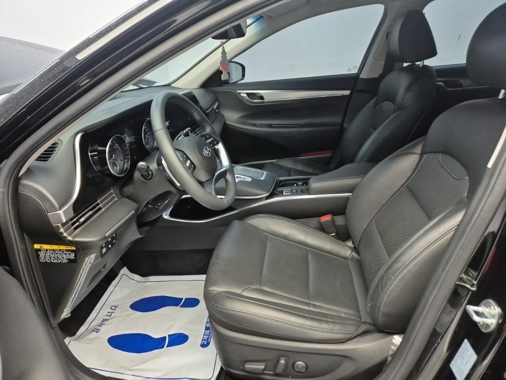 HYUNDAI Grandeur - Vista 11