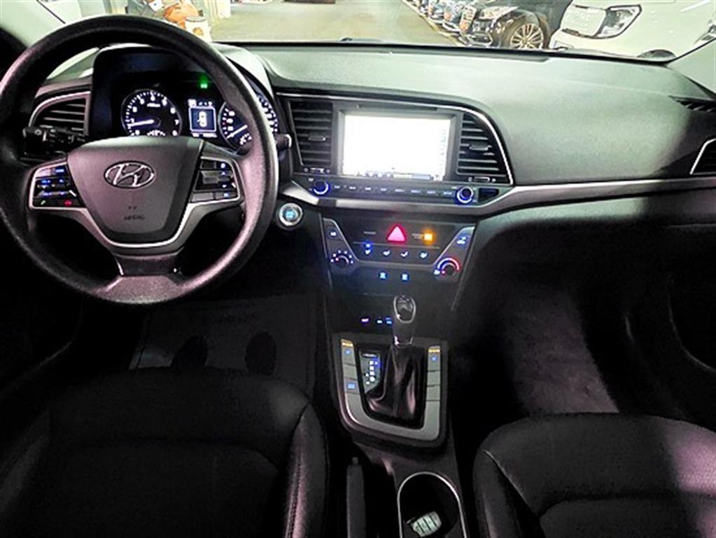 HYUNDAI Avante - Vista 11