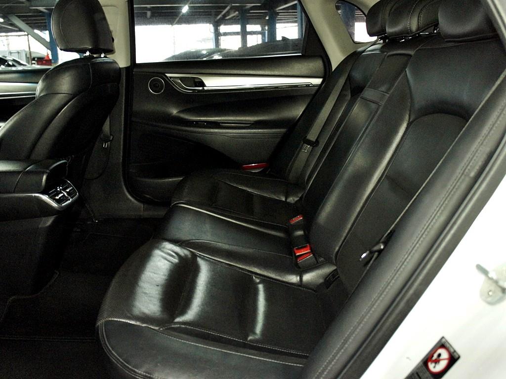 HYUNDAI Grandeur - Vista 11