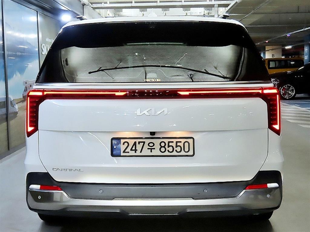KIA Carnival - Vista 5