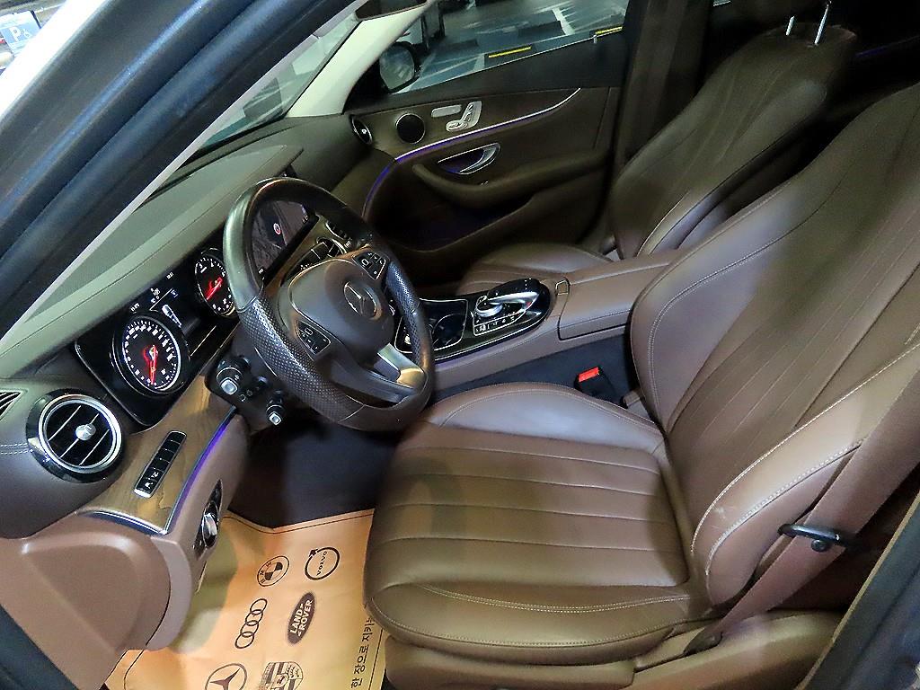 Mercedes Benz E class - Vista 6