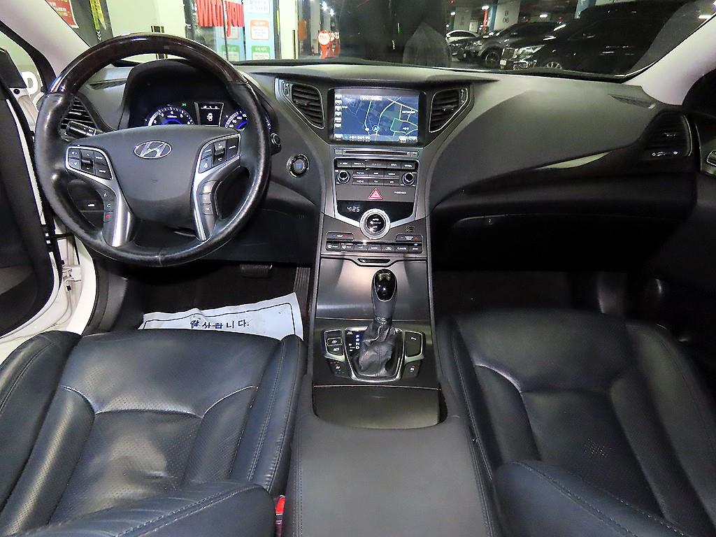 HYUNDAI Grandeur - Vista 10