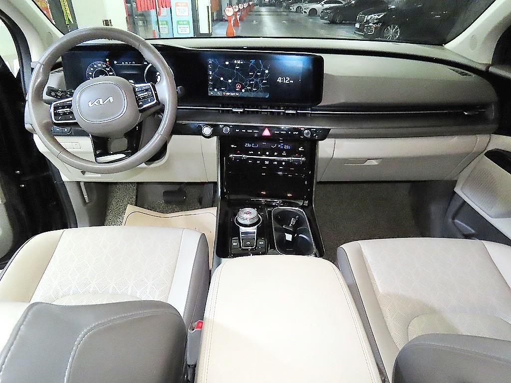 KIA Carnival - Vista 10