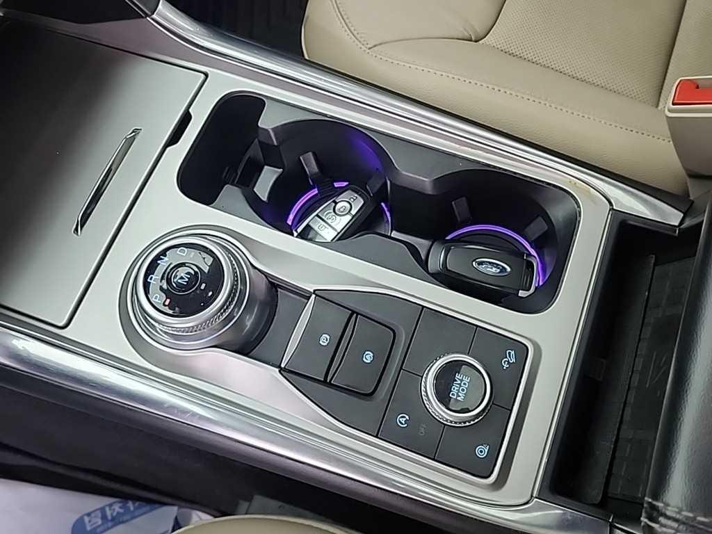 Ford Explorer - Vista 8