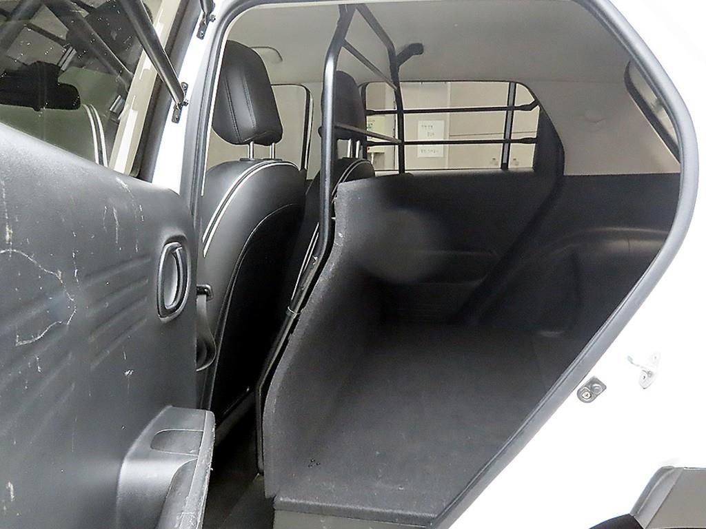 HYUNDAI Casper - Vista 6