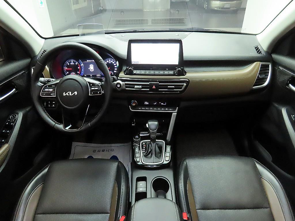 KIA Seltos - Vista 8