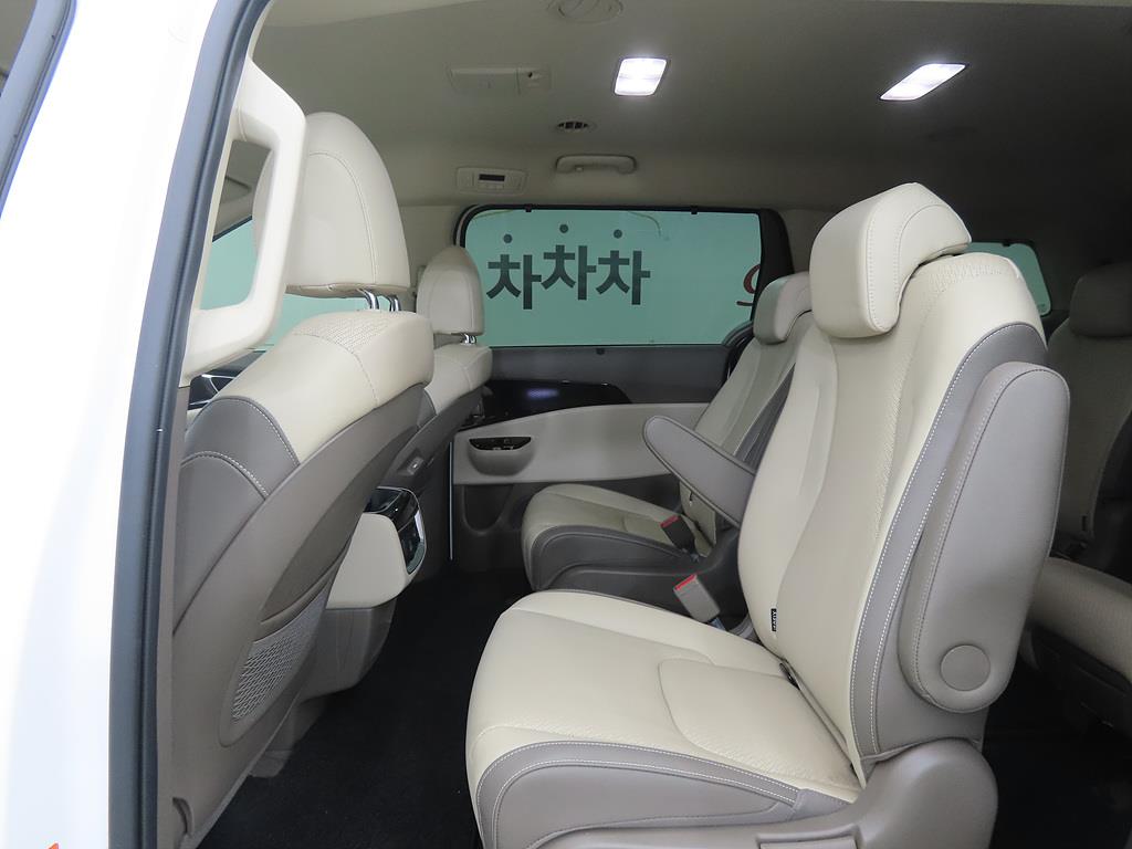 KIA Carnival - Vista 6