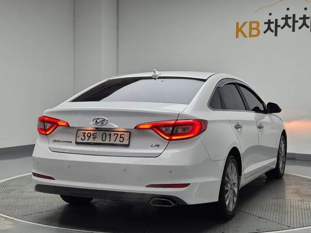 HYUNDAI Sonata - Vista 4