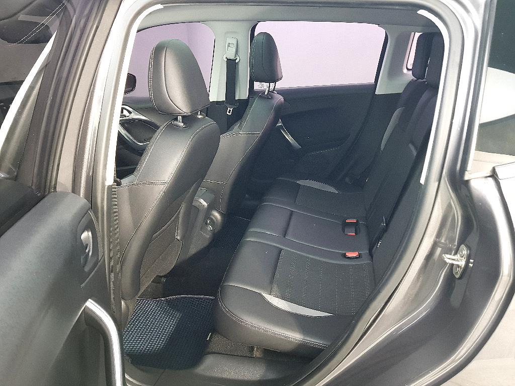 Peugeot 2008 - Vista 9