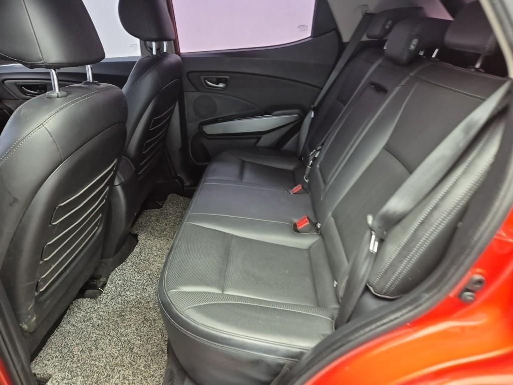 Ssangyong Tivoli - Vista 12