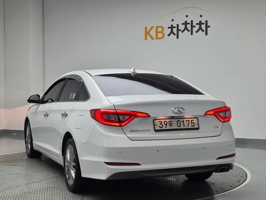 HYUNDAI Sonata - Vista 3