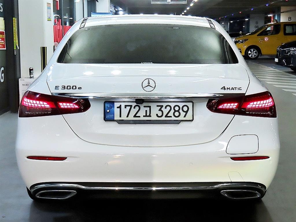 Mercedes Benz E class - Vista 5