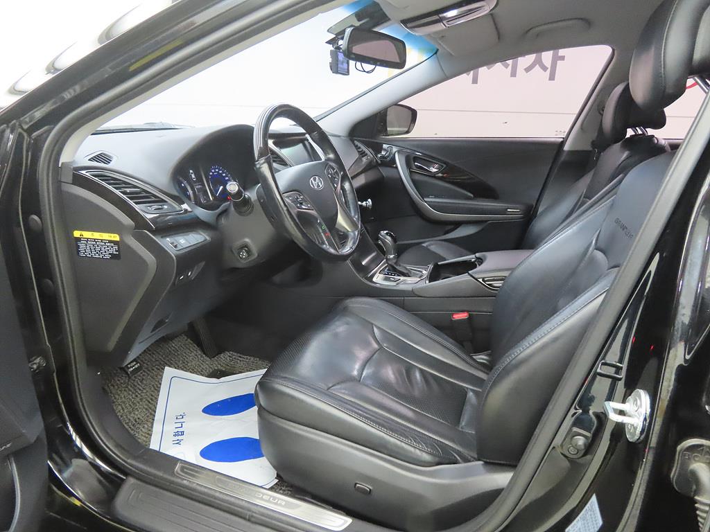 HYUNDAI Grandeur - Vista 5