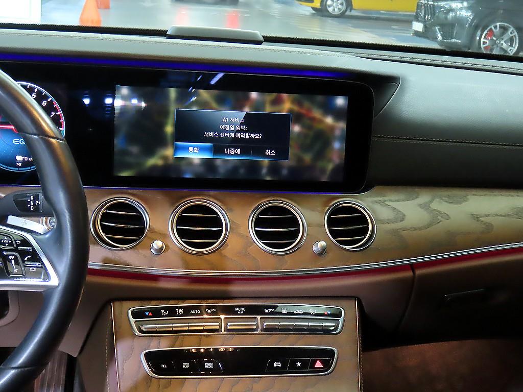 Mercedes Benz E class - Vista 11