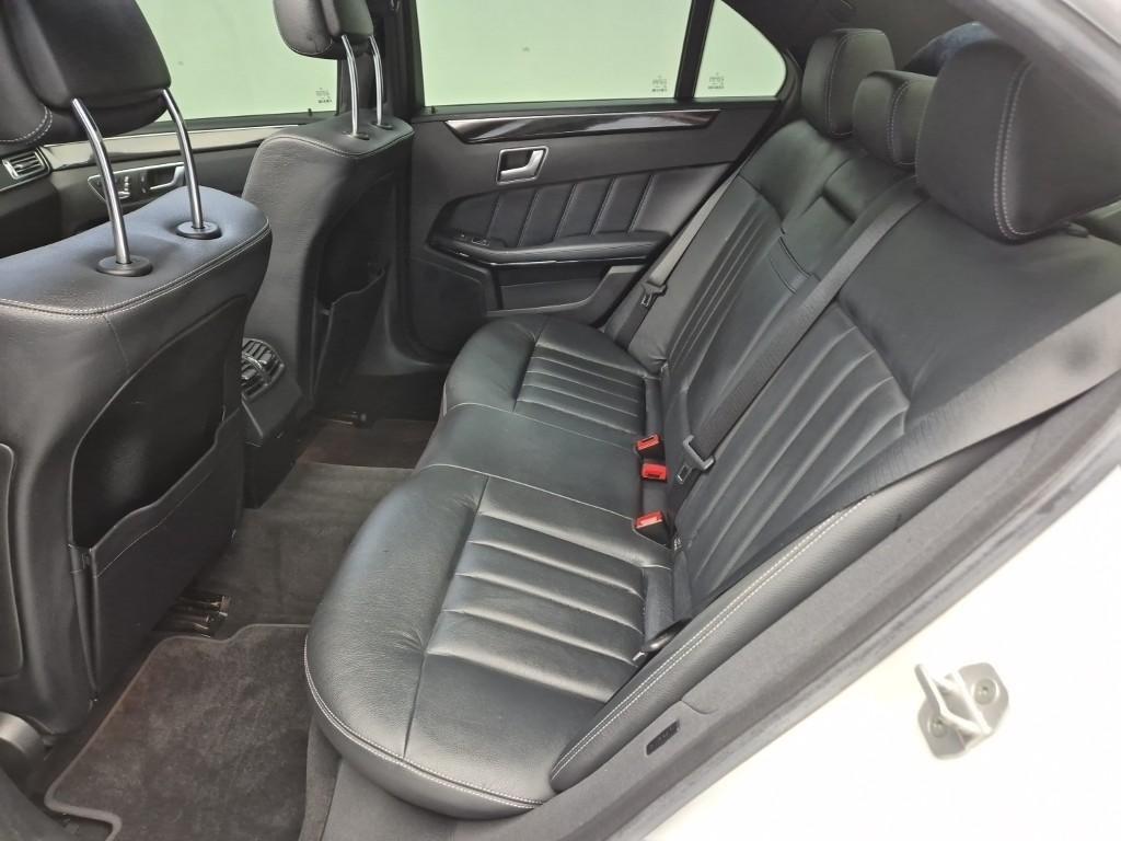 Mercedes Benz E class - Vista 12