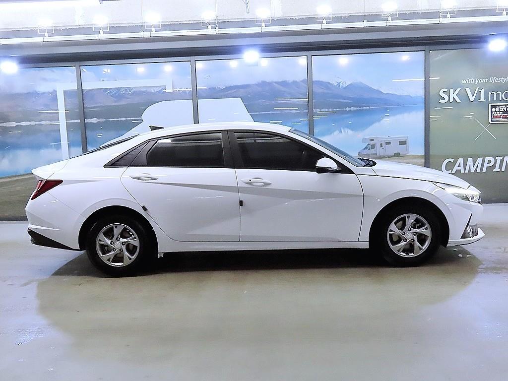 HYUNDAI Avante - Vista 3