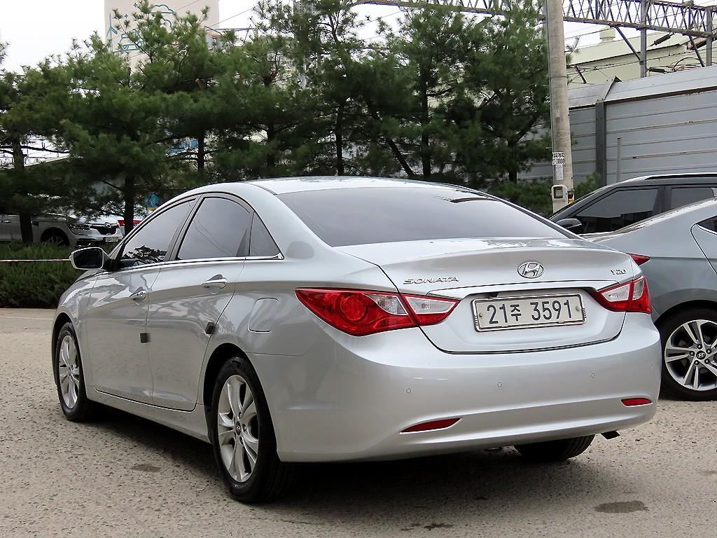 HYUNDAI Sonata - Vista 3