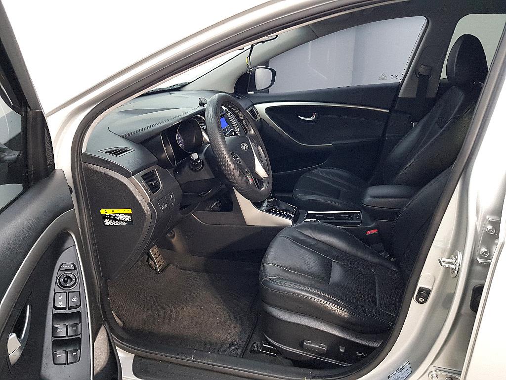 HYUNDAI i30 - Vista 8