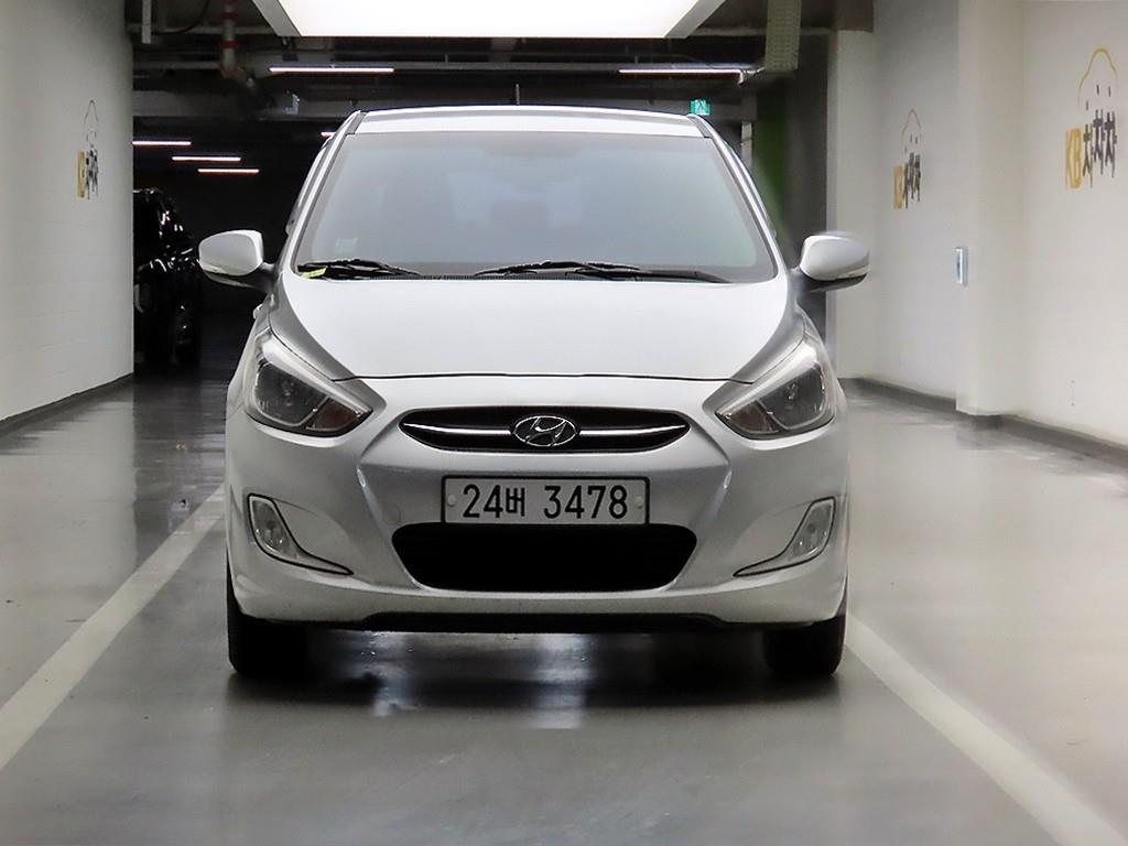 HYUNDAI Accent 2015 Plateado - Importación desde Corea - HF Imports Iquique - Foto 1
