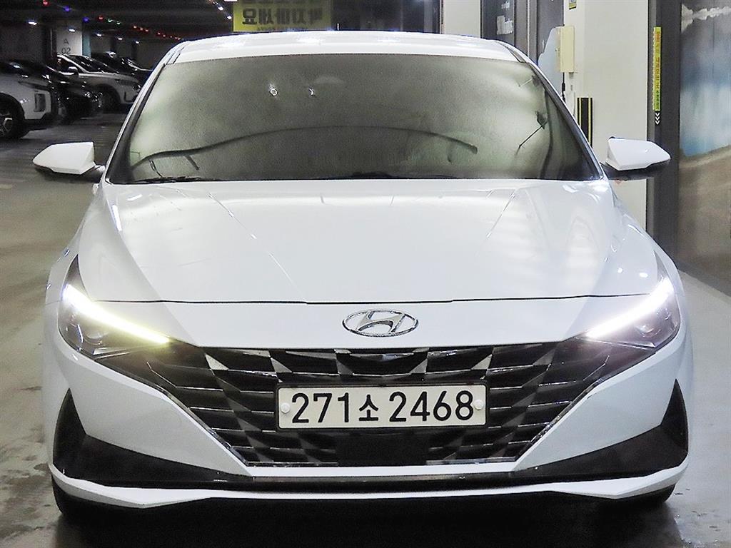 HYUNDAI Avante - Vista 2