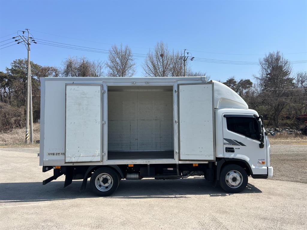 medium and large cargo truck - Vista 5