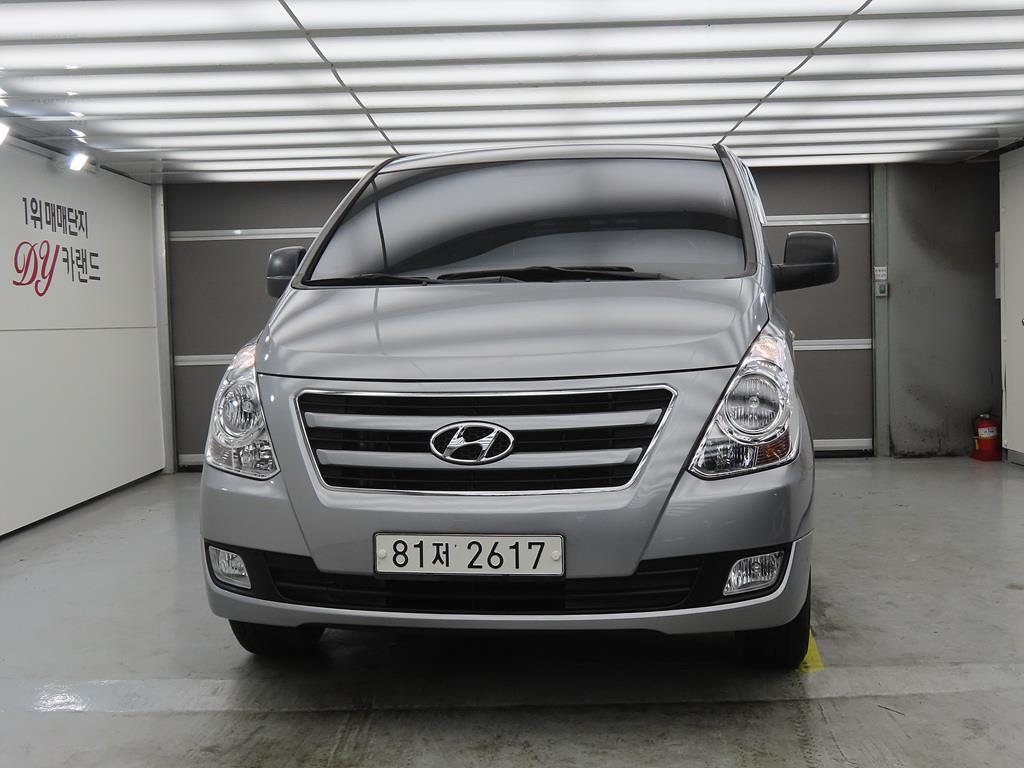 HYUNDAI Starex - Vista 2