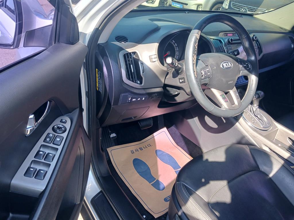 KIA Sportage - Vista 8