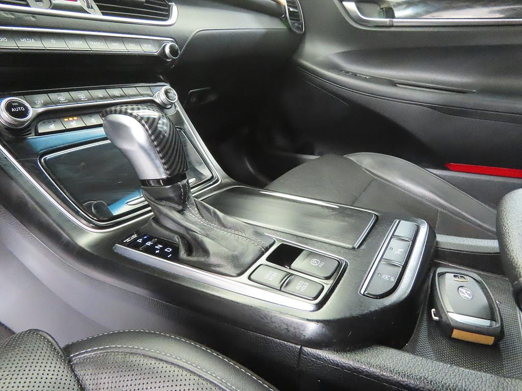 HYUNDAI Grandeur - Vista 11