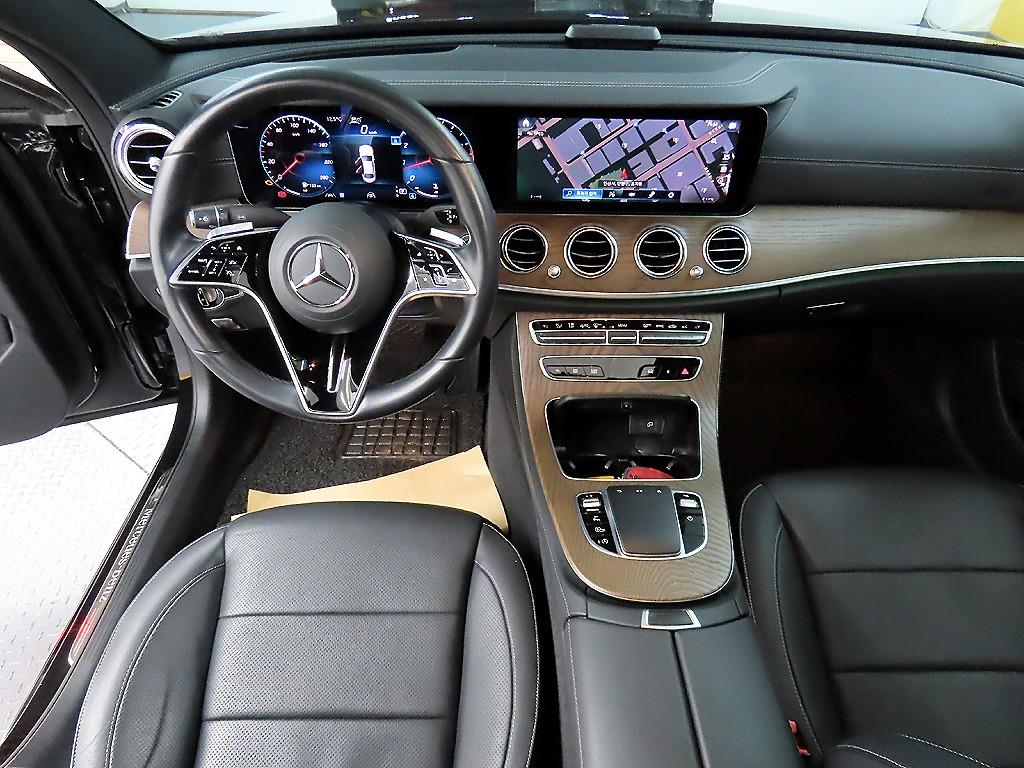 Mercedes Benz E class - Vista 7