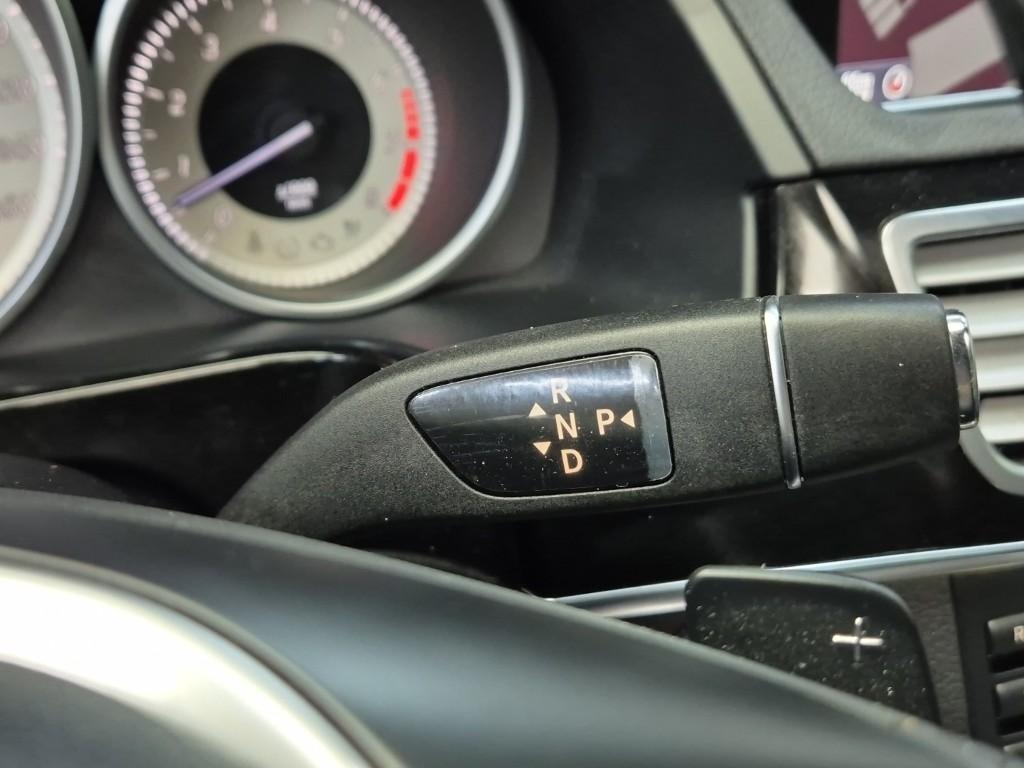 Mercedes Benz E class - Vista 8