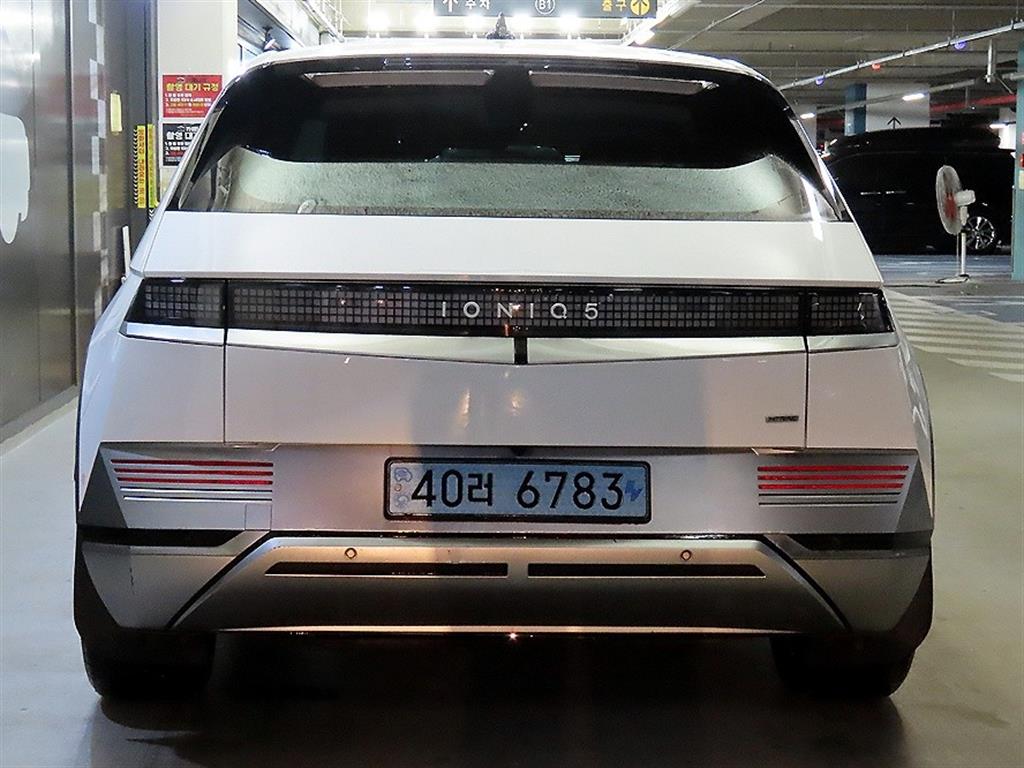 HYUNDAI Ioniq 5 - Vista 5