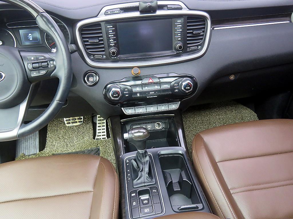 KIA Sorento - Vista 12