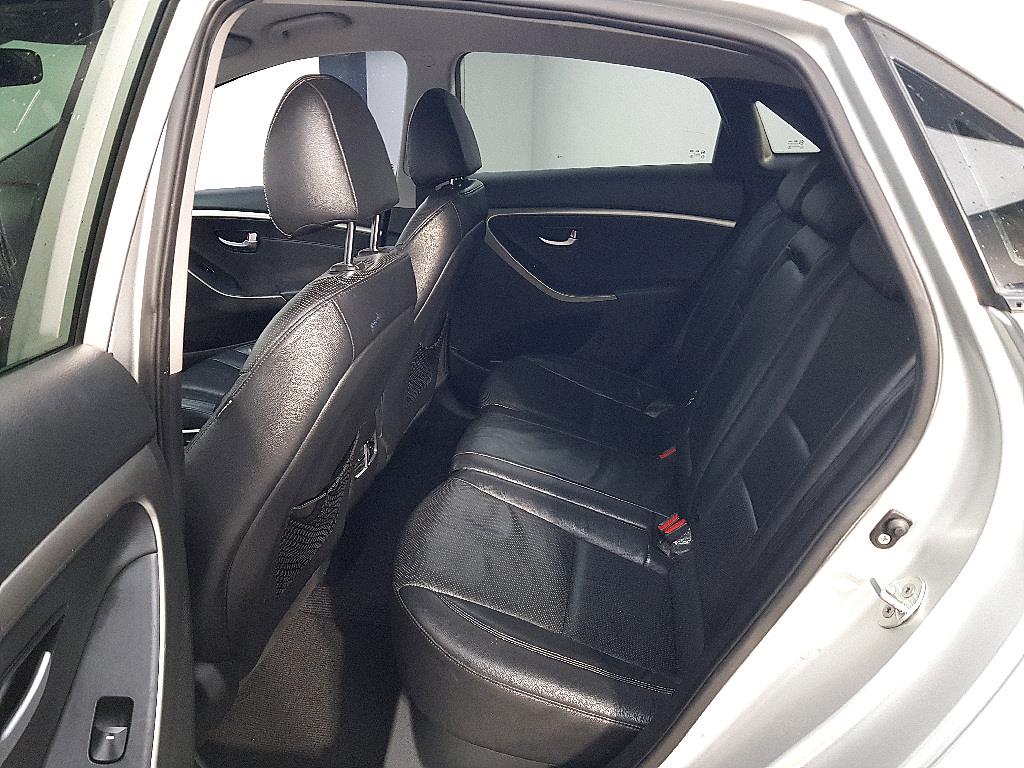 HYUNDAI i30 - Vista 9