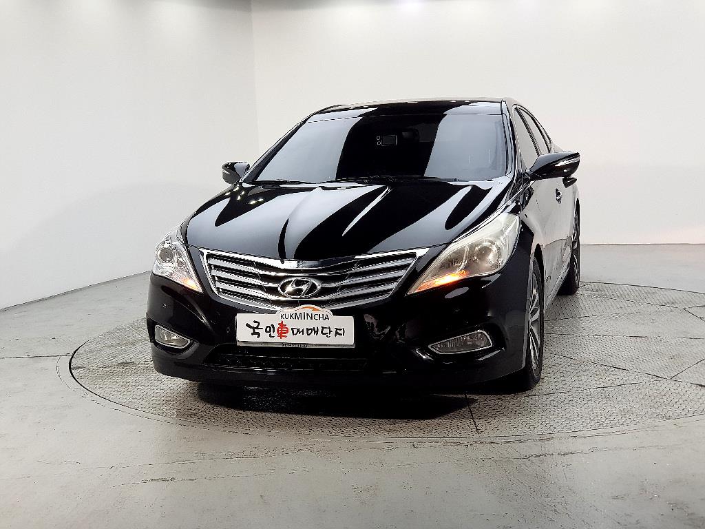 HYUNDAI Grandeur - Vista 2