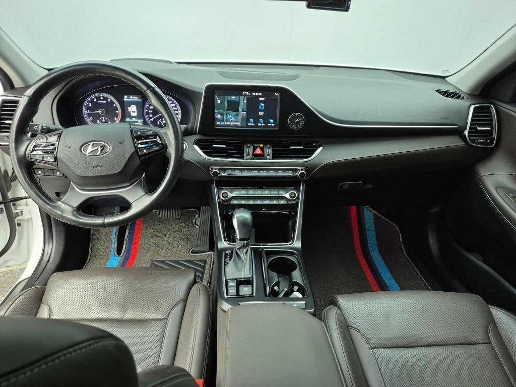 HYUNDAI Grandeur - Vista 5