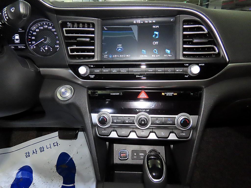 HYUNDAI Avante - Vista 11