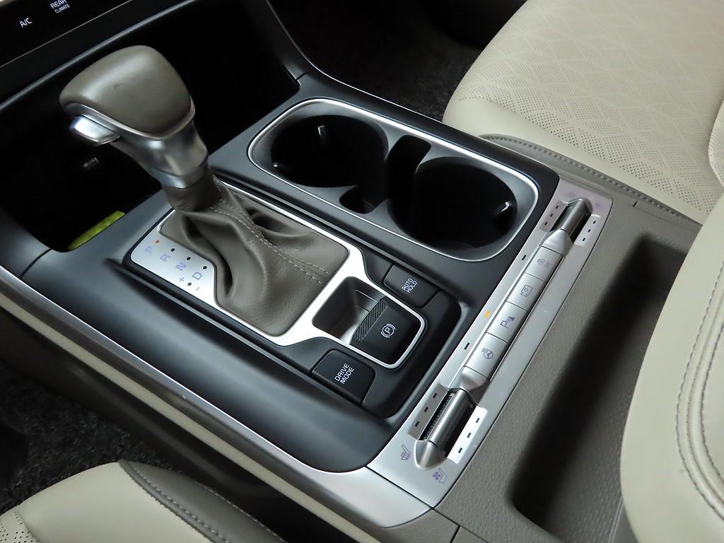 KIA Carnival - Vista 11