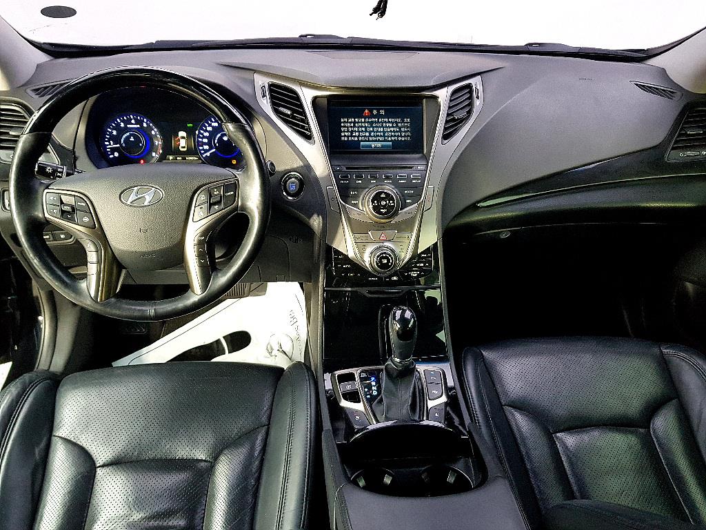 HYUNDAI Grandeur - Vista 5