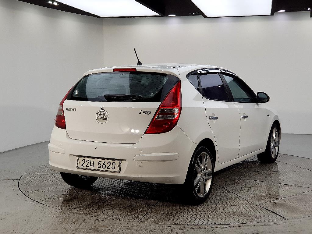 HYUNDAI i30 - Vista 4