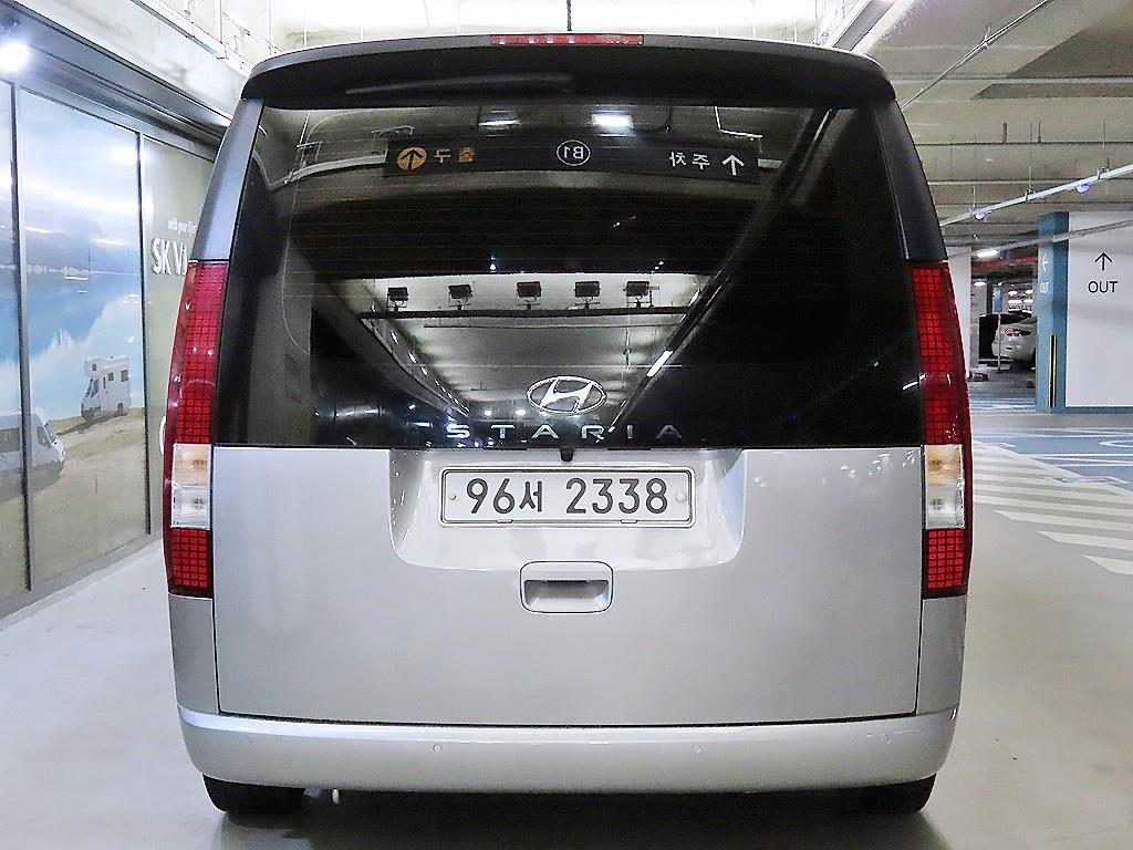 HYUNDAI Staria - Vista 5