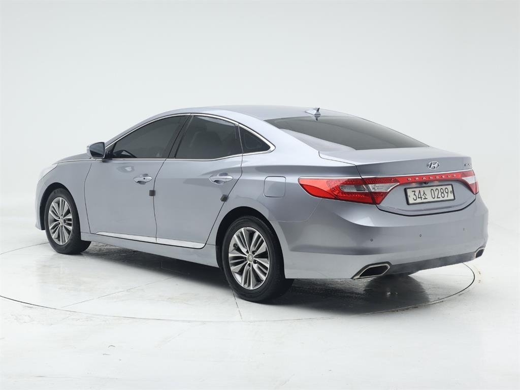 HYUNDAI Grandeur - Vista 7