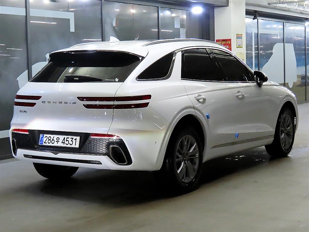 Genesis GV70 - Vista 4