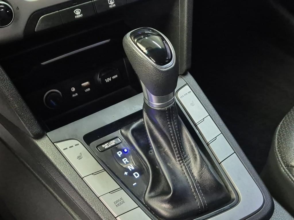 HYUNDAI Avante - Vista 11