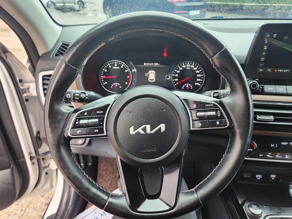 KIA Seltos - Vista 8