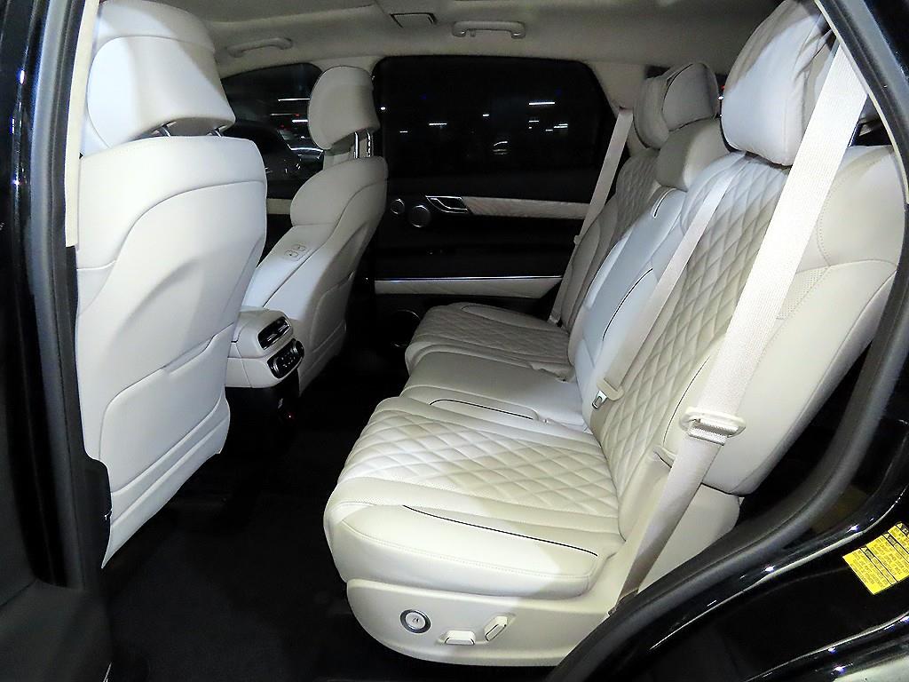 Genesis GV80 - Vista 7